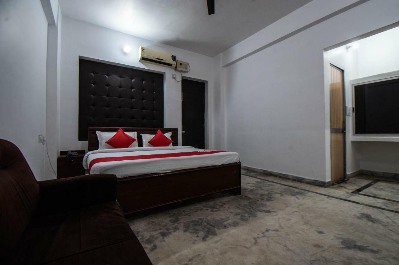 Oyo 29792 Piyush Hajipur Hotel Exterior foto